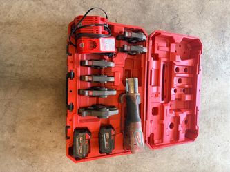 Milwaukee M18 FORCE LOGIC Press Tool with ONE-KEY, 1/2in.–2in. CTS Jaws, 2 Batteries