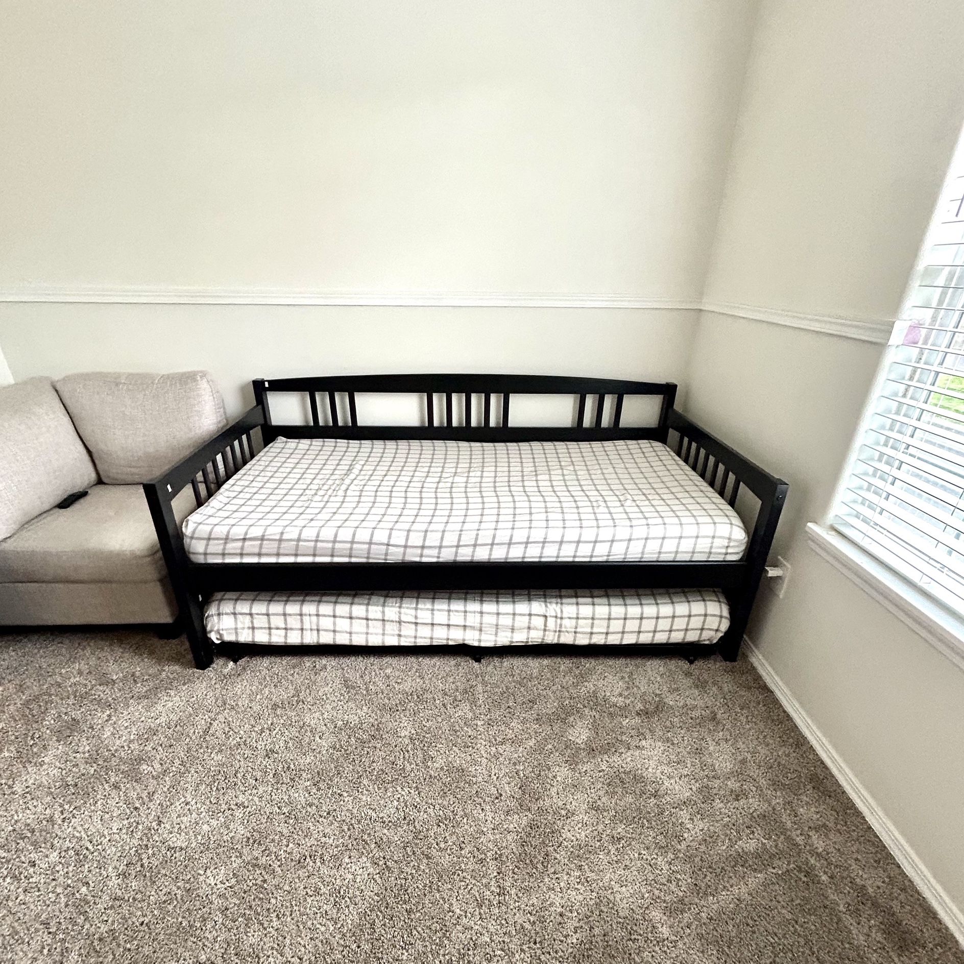 Daybed with Trundle - OBO