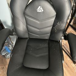 Gaming Chair , Check The Picks Before Messaging 
