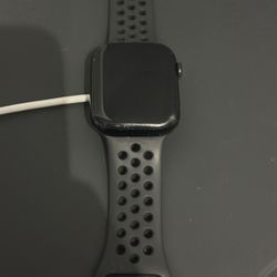 Black Apple Watch Series 7