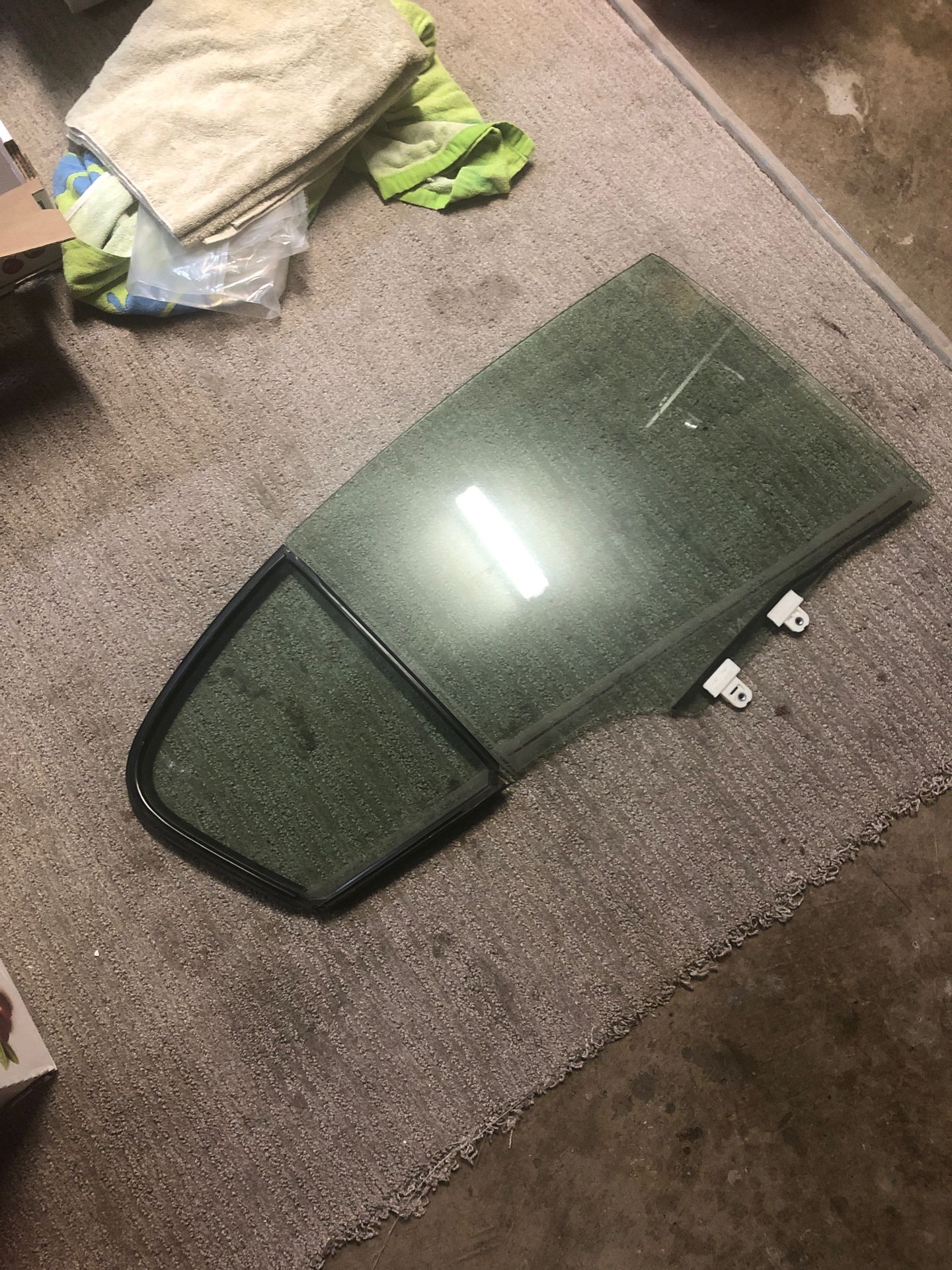 2011 Infiniti G35 G37 sedan passenger side windows