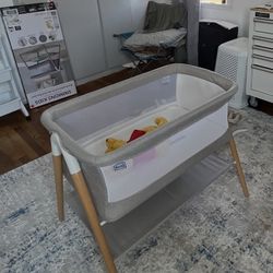 Grey Simmons Bassinet 