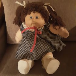  Cabbage Patch Doll With Accessories 
