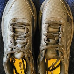 Tredsafe Shoes Size 8