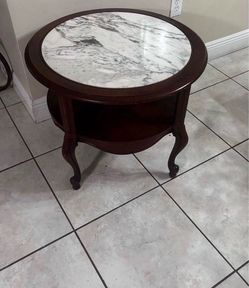 Vintage Circular Lane Marble Top Table 27.5” in diameter 22”H