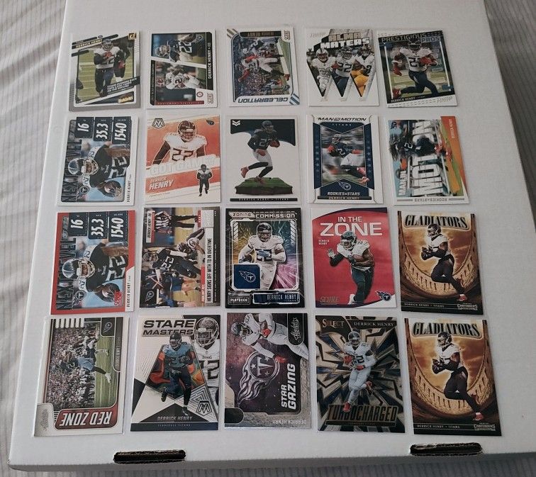 29 Derrick Henry Insert Football Cards.