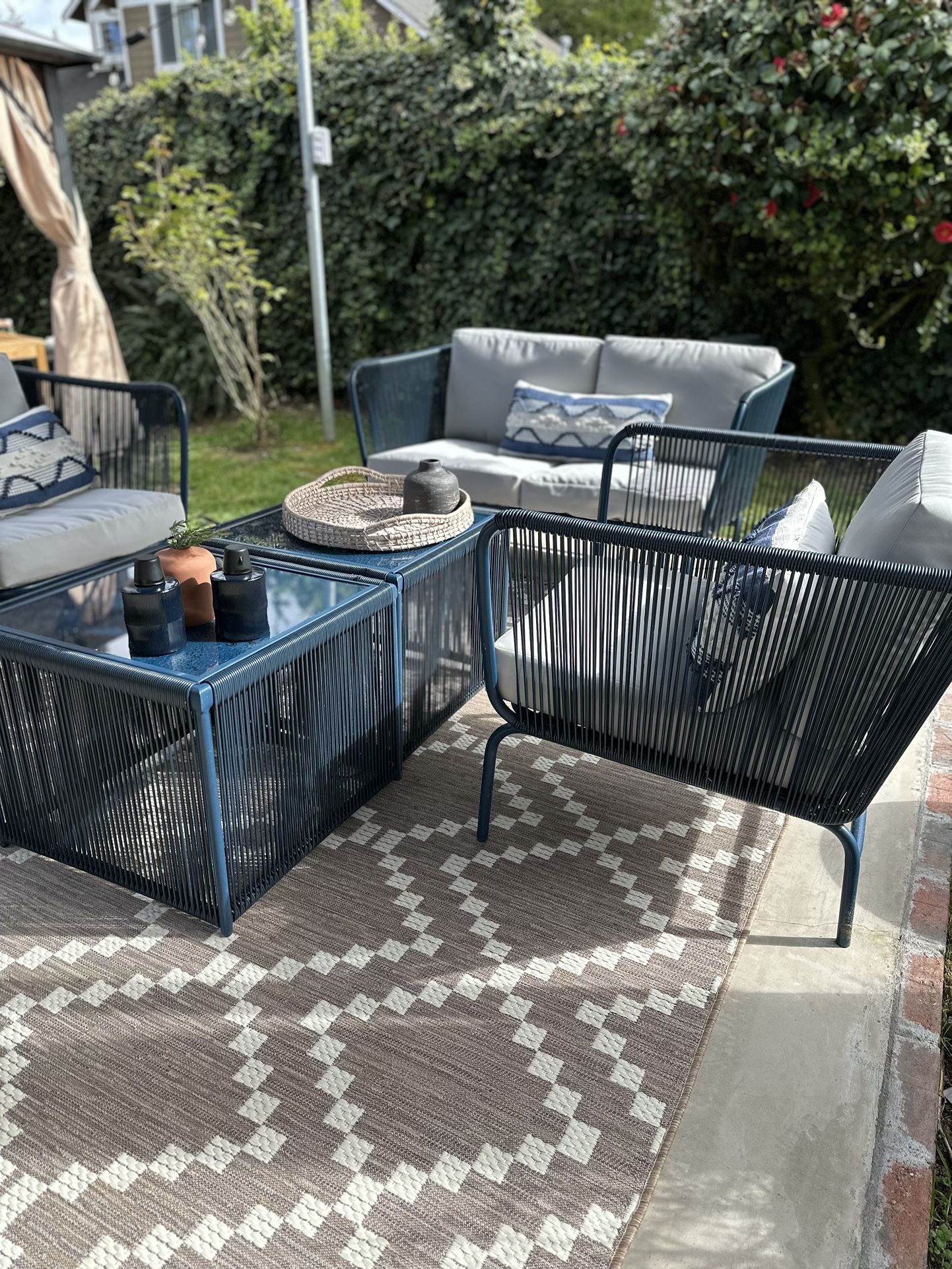 Project 62 outdoor patio set 
