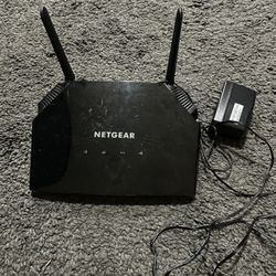 Netgear Dual-Band WiFi Router (up to 1.6Gbps)