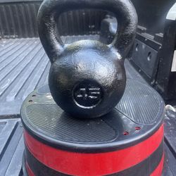 45 LB.  KETTLEBELL   •   Also  Available : 124s 106s 100s 97s 70s 62s  45s 44s 30s 22s 20s 10s 9s  8s 