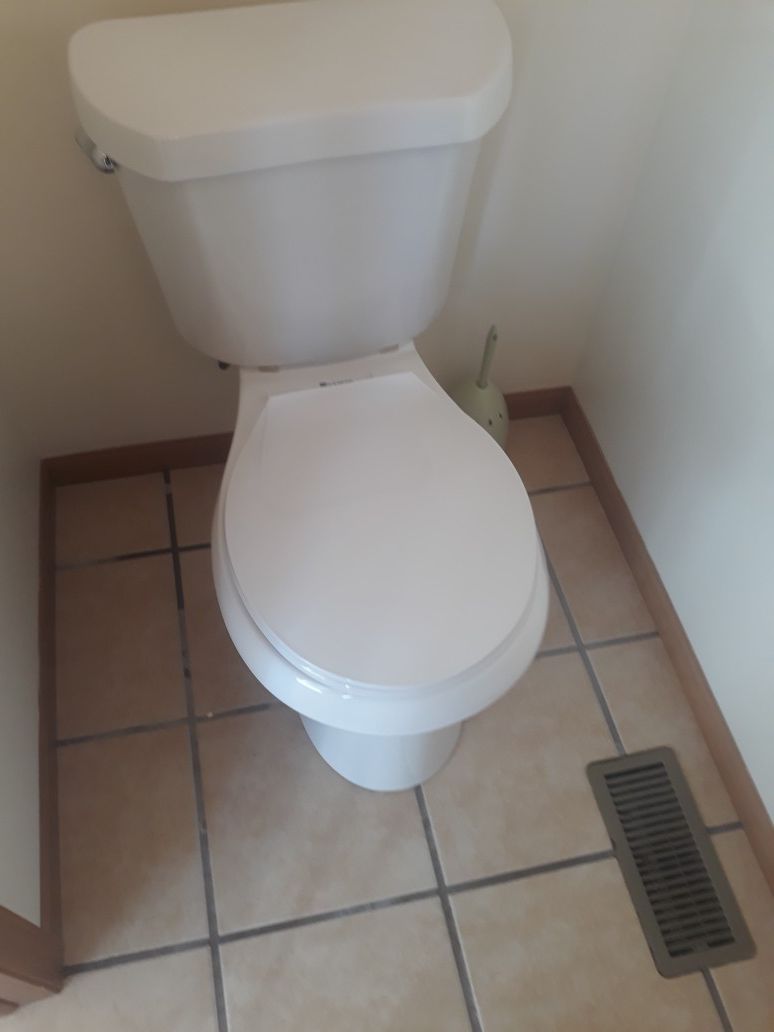 Working toilet from 2017 set of duplexes. New owner.