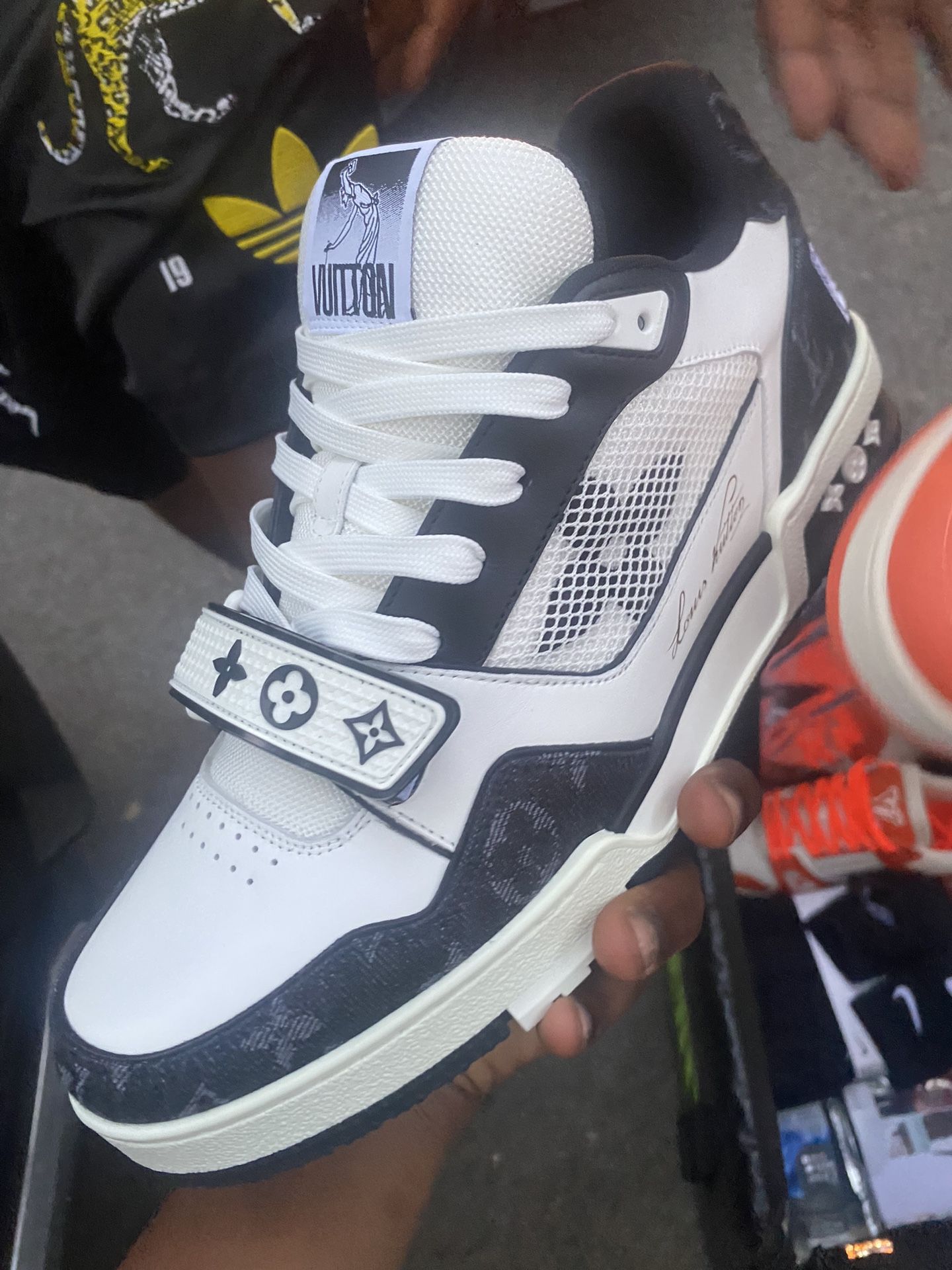 LOUIS VUITTON KICKS BRAND NEW