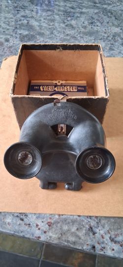 Vintage Sawyer's Bakelite View-Master Model C + 6 Hawaii reels set