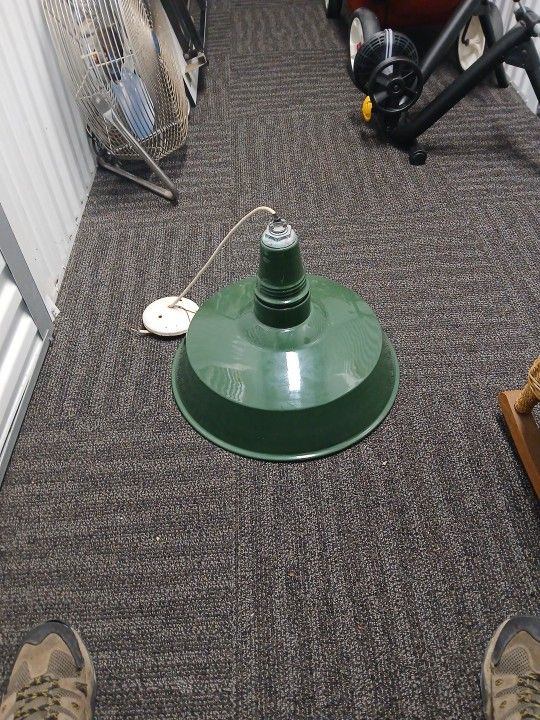 Light Fixture Porcelin Good Cond