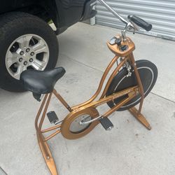 Schwinn exercise bike, from the 1970’S / Read Below ⬇️