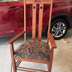 Amish Arm Chair With Cushion