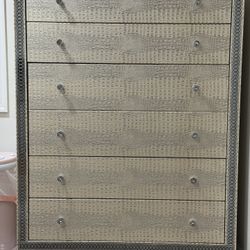 Drawer Chest With Vanity