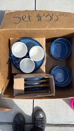 Blue dishes