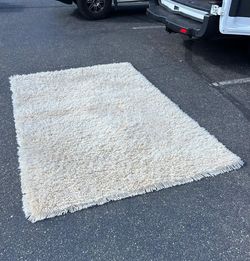 Plush cream shed carpet