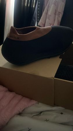 Yeezy Knit Runner