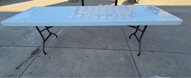 Table Lifetime  8ft.