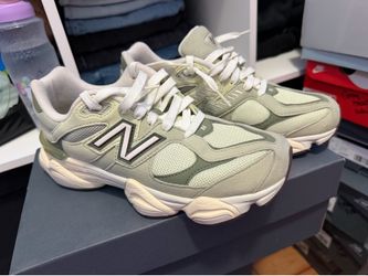 New Balance 9060 Size 7y