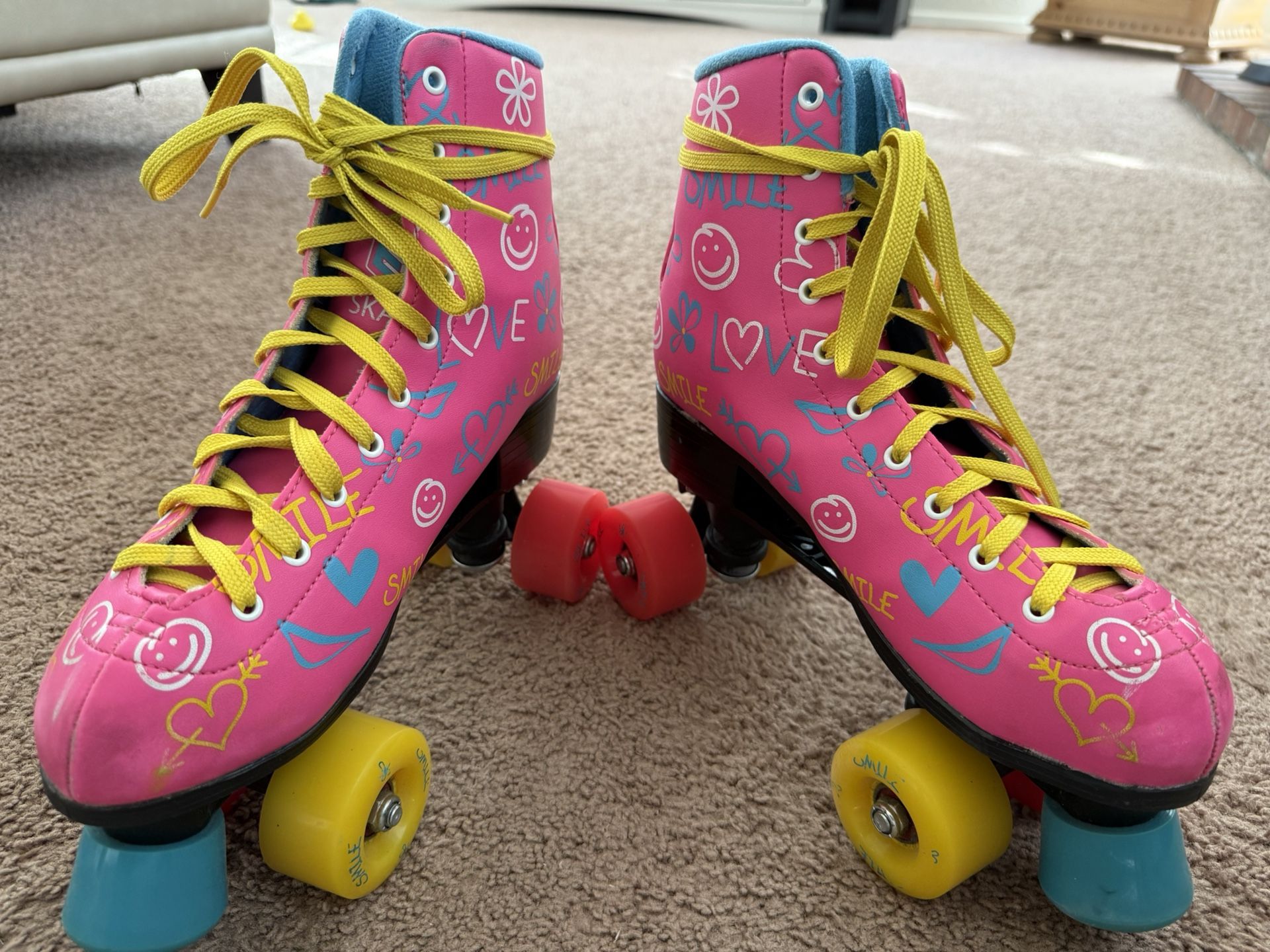 EPIC BRAND SKATES AND CARRYING BAG