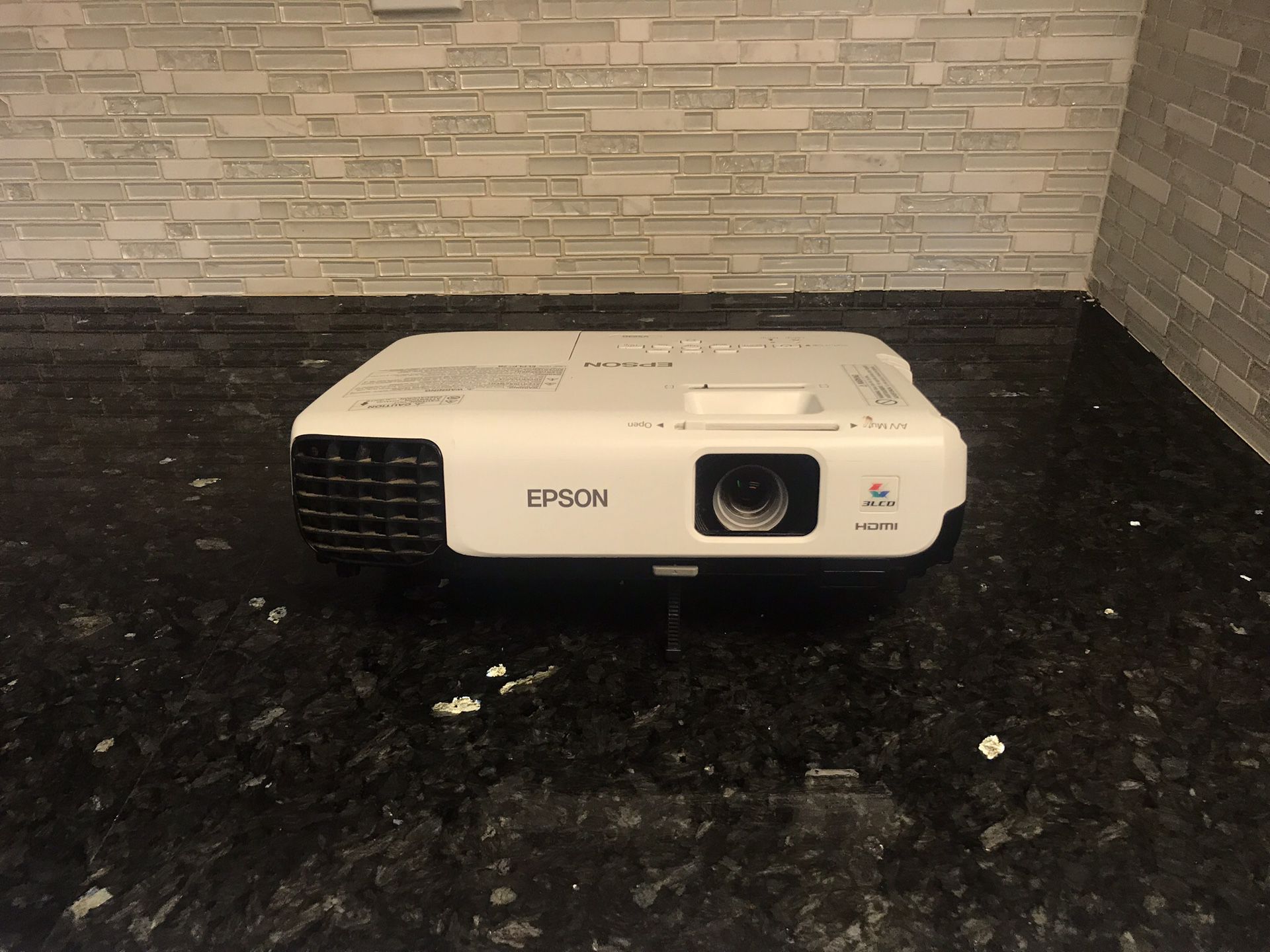 EPSON VS230 3LCD - works great!