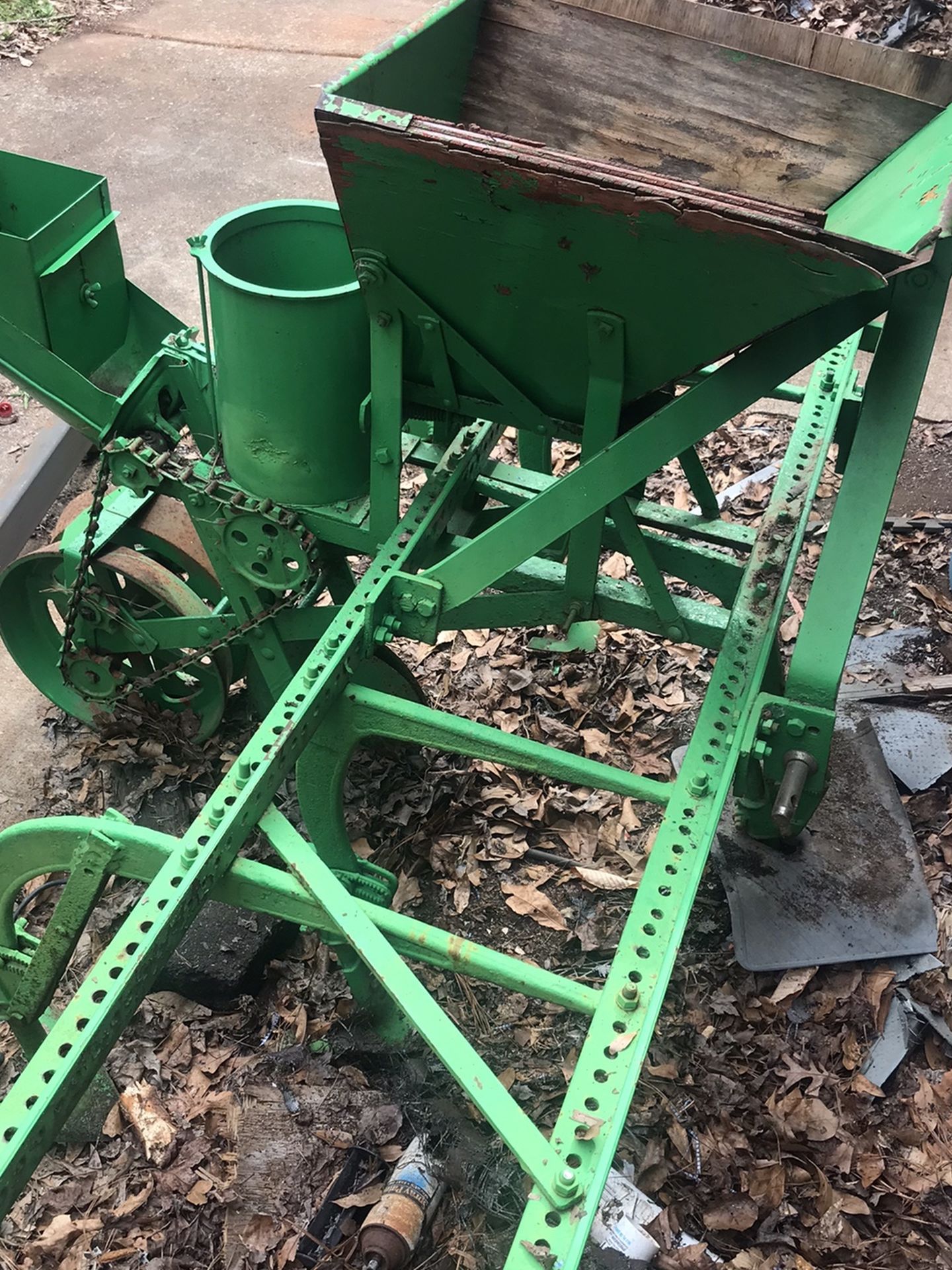 Covington Planter - Planter / Cultivator