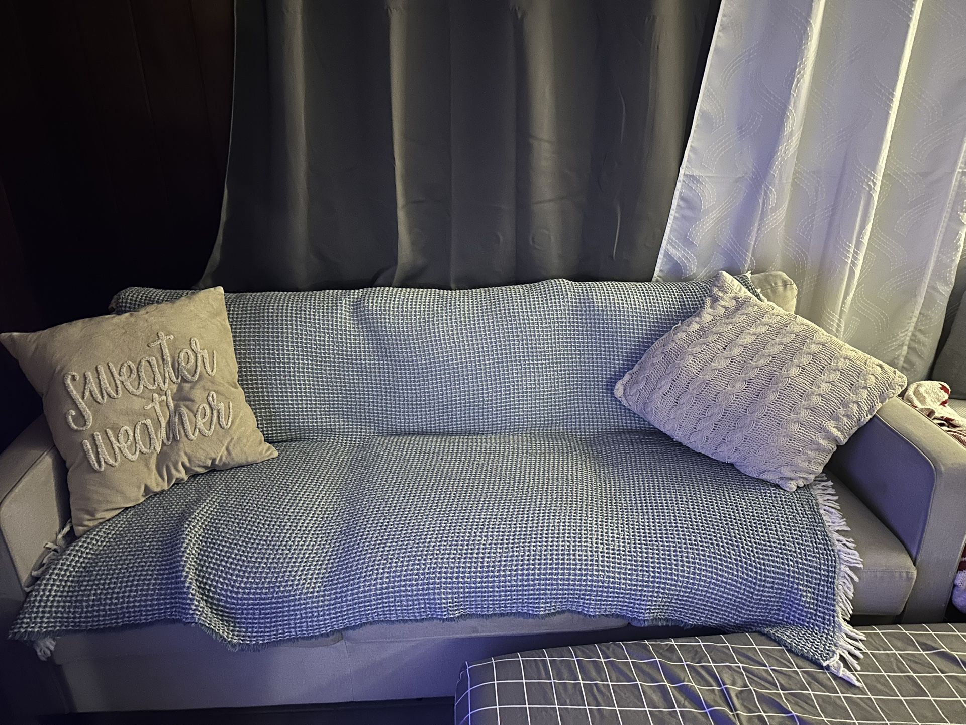 Sofa-Sectional Couch