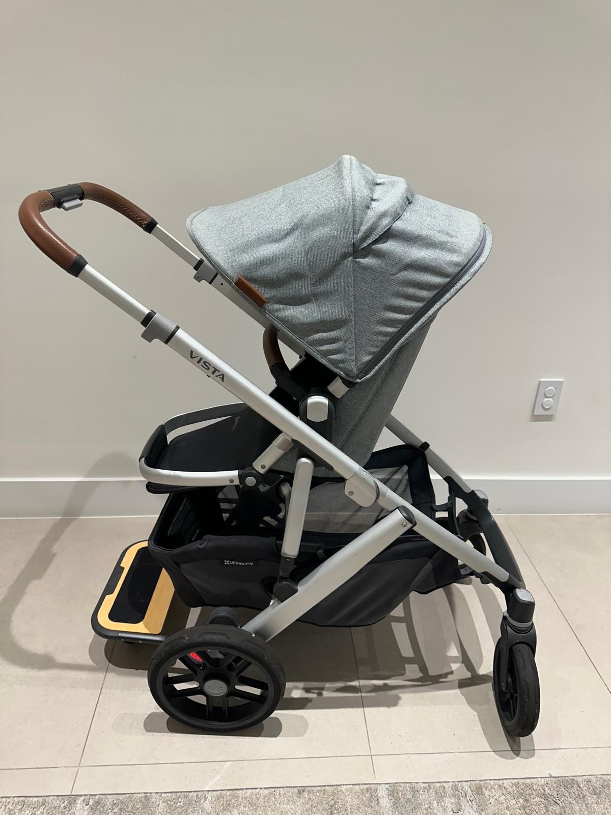 Uppababy Vista V2 With Adapters