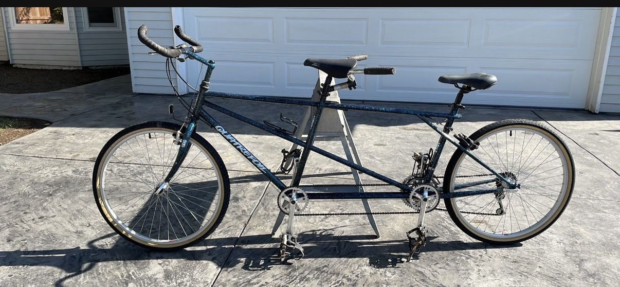GT Quatrefoil Tandem 21 Speed Crossover