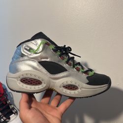 Reebok Question Mid Minion Collab