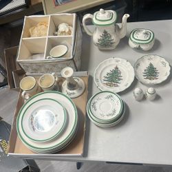 Spode Vintage Christmas Dinnerware Set
