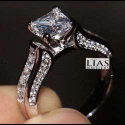 New 18k White Gold Engagement Ring 