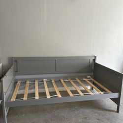 Twin Size day bed 
