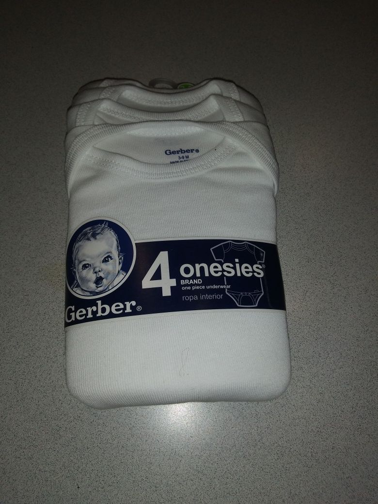 CHILDS 3-9 4 ONESIES FROM GERBER
