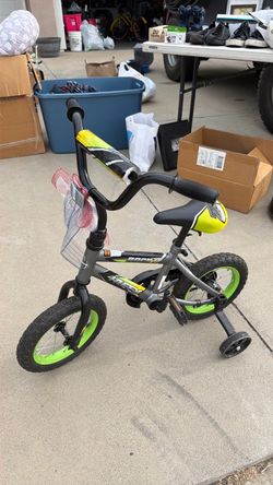 Huffy Rock It Kids Bike with Training Wheels