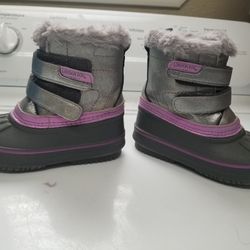 Little girl London Fog Snow boots size 8