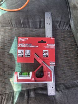 Milwaukee 12" square