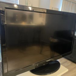 Panasonic TV  , Not Scratch, Not Heavy ,OBO , In Perfect Condition, Screen Size Between 53 And 60 Inch ,  No Control Remote! Asking$80.00