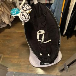 4mom  MamaRoo 
