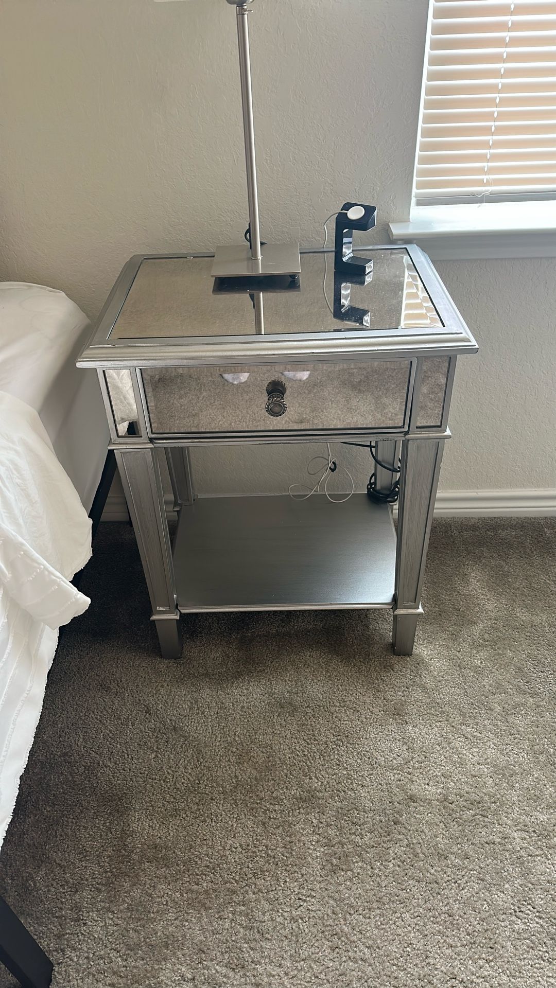 2 Mirror, Nightstands