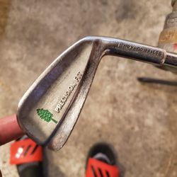 GOLF CLUBS IRONS HENRY GRIFFITH with Hippo