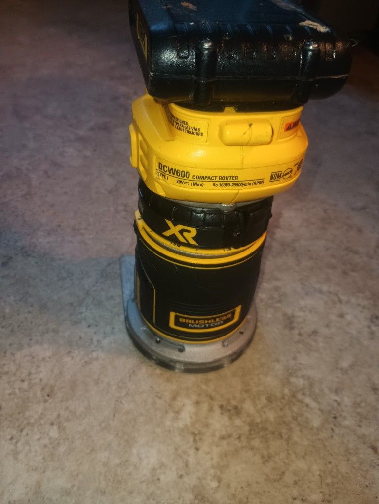 DeWalt 20V MAX XR Brushless Cordless Compact Router