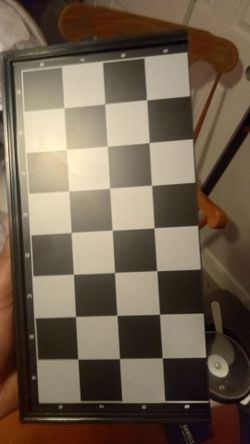 Chess table -magnetic board