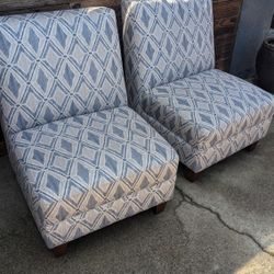 Small Couch Can Put Together Or Separate 
