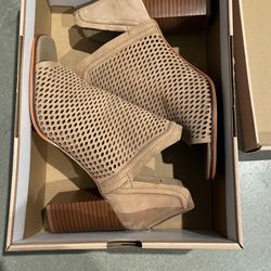 NEW Vincent Camuto  shoes 