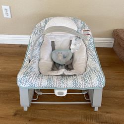 Ingenuity baby seat/bouncer 