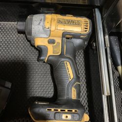Dewalt 1/4in Driver 