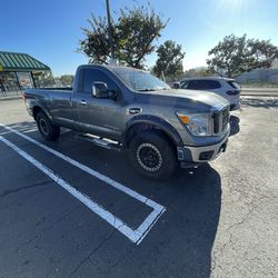 Nissan Titan SV 2017